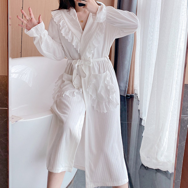 Дамски домашен халат с къдри и колан -бял и розов цвят