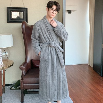 Нов модел дамски домашен халат с колан и джоб