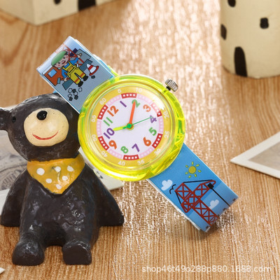 Aplikatsiooniga mehaaniline lastekell poistele ja tüdrukutele