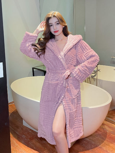 Дамски плюшен халат с качулка 