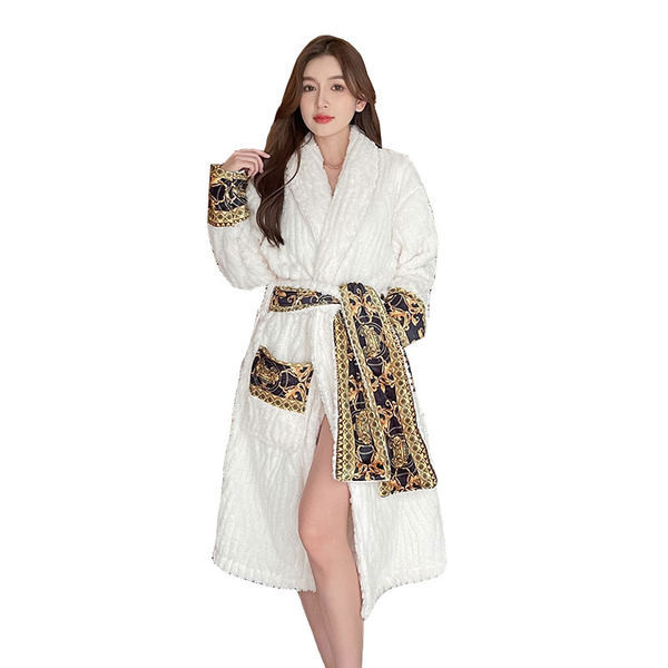 Naiste vabaaja hommikumantel tikandiga