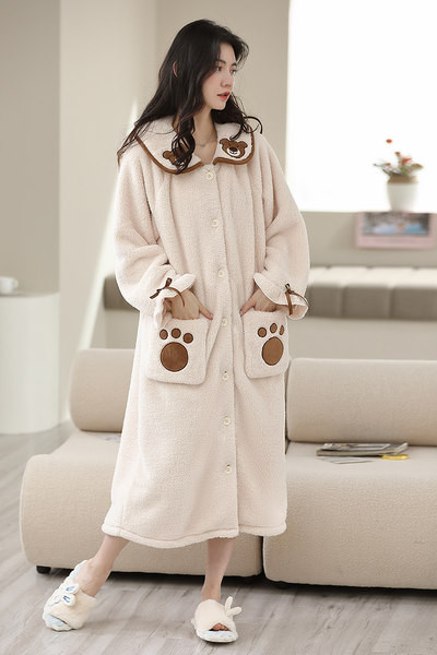 Домашен дамски халат с джобове 