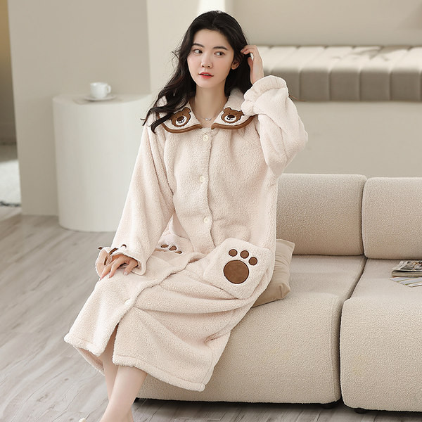 Домашен дамски халат с джобове 