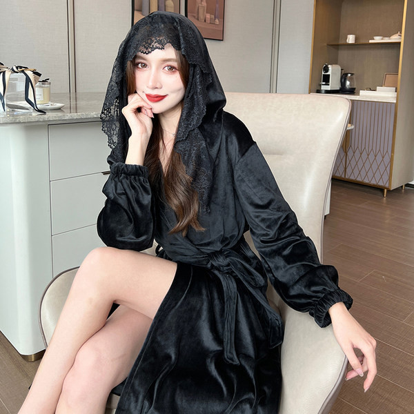 Moekas naiste hommikumantel vööga