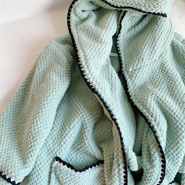 Дамски домашен халат с качулка