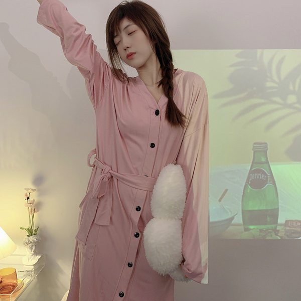 Ежедневен дамски халат с копчета