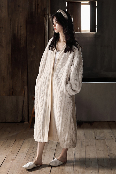 Нов модел дамски домашен халат с колан 