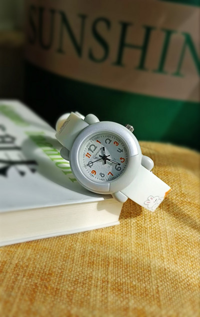 Детски часовник със силиконова каишка -няколко цвята