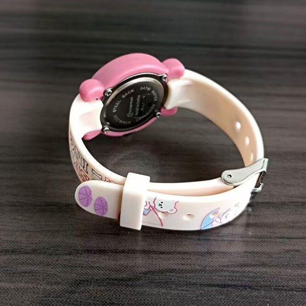 Детски часовник със силиконова каишка  -няколко цвята