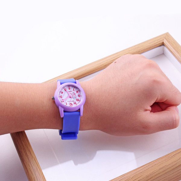 Ежедневен детски часовник със силиконова каишка