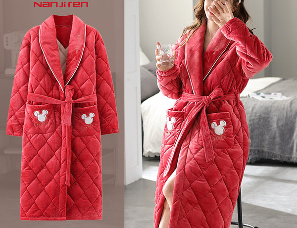 Домашен дамски капитониран халат с джобове