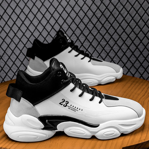 Stilingi vyriški krepšinio bateliai su užrašais ir raišteliais