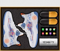 Meeste korvpallijalatsid kirja ja paeltega