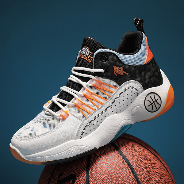 Мъжки баскетболни маратонки в три цвята