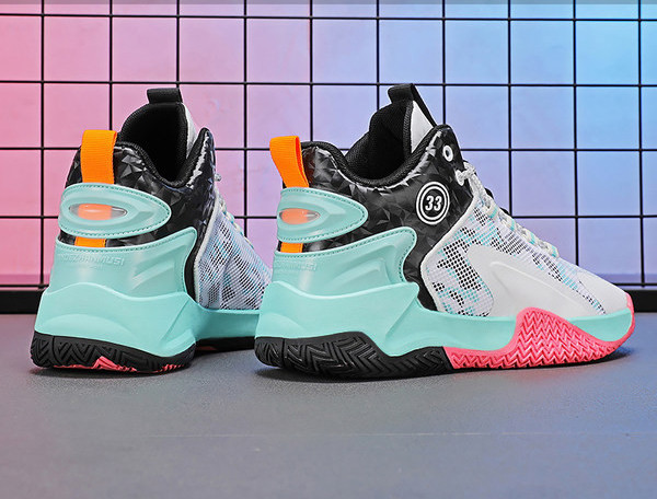 Спортни ежедневни маратонки с връзки и равна подметка 