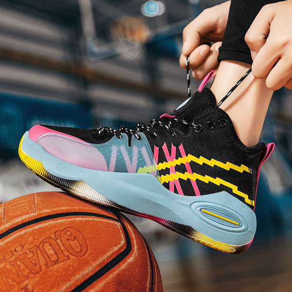 Meeste paeltega kõrge tallaga korvpallijalatsid