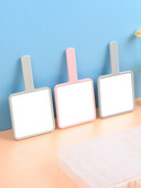 Kozmetikai hordozható tükör négyzet alakú