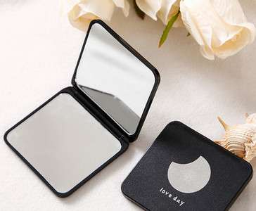 Kétoldalas hordozható összecsukható sminktükör