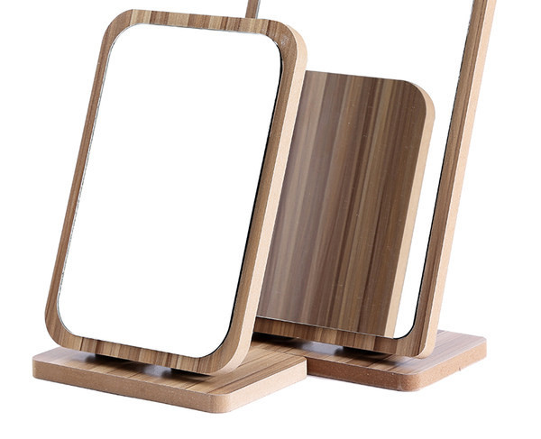 Преносимо козметично огледало с дървена стойка