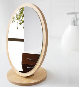 Kokkupandav kosmeetiline peegel