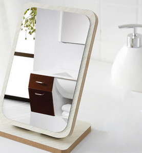 Kokkupandav kosmeetiline peegel