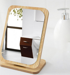 Kokkupandav kosmeetiline peegel