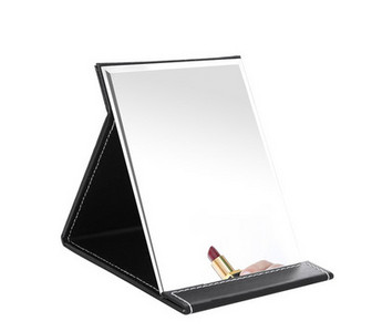 Kokkupandav kosmeetiline peegel