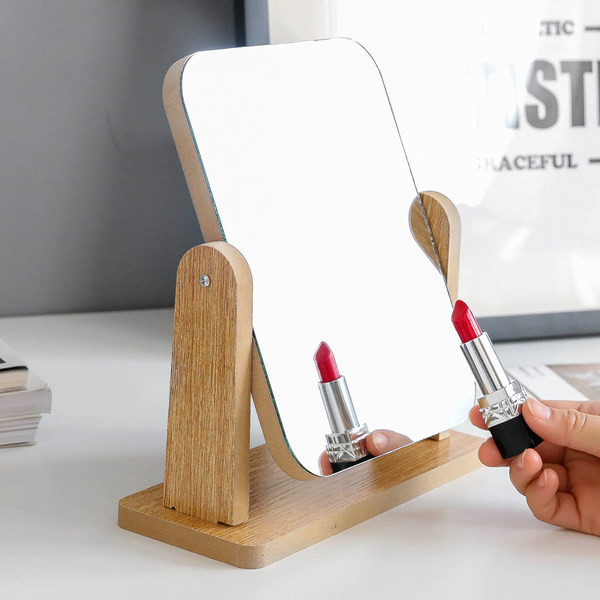 Kokkupandav kosmeetiline peegel