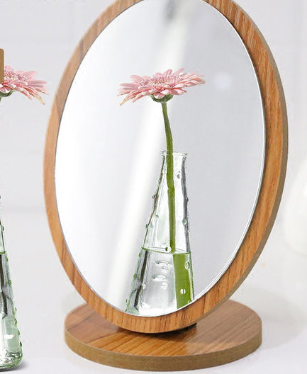 Erinevates värvides kokkupandav naiste peegel