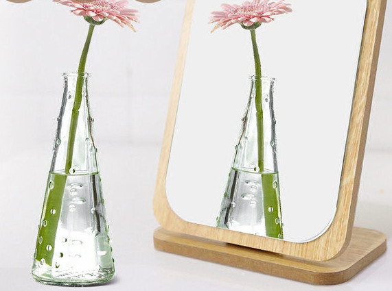 Erinevates värvides kokkupandav naiste peegel