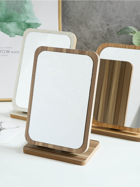 Puidust alusega kosmeetikapeegel