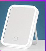 Meigi tegemiseks sobiv LED-peegel koos alusega