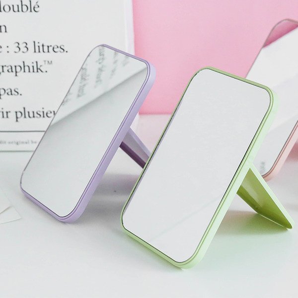 Козметично огледало с стойка няколко цвята 