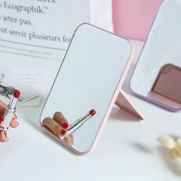 Козметично огледало с стойка няколко цвята 