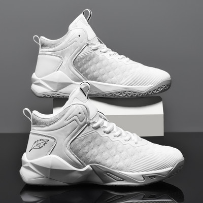 Aplikatsiooni ja paeltega sportlikud tossud meestele