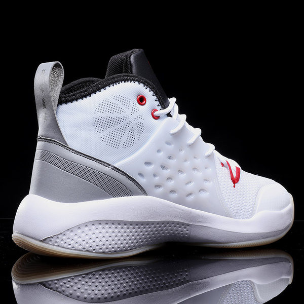 Kõrged spordijalatsid