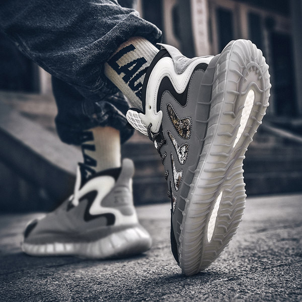 Meeste kõrge tallaga paeltega korvpallijalatsid