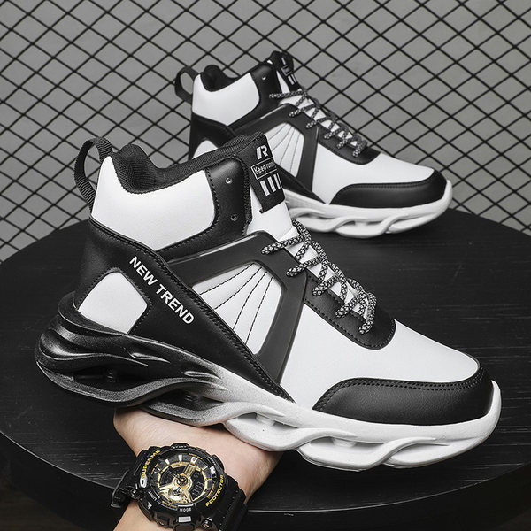 Kõrge pealispinnaga korvpallijalatsid, millel on kiri ja kare tallaosa meestele