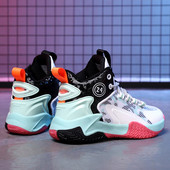 Mitmes värvitoonis meeste talvejalatsid