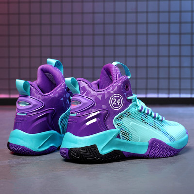 Mitmes värvitoonis meeste talvejalatsid