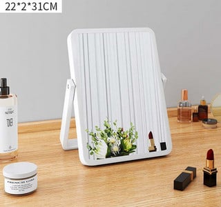 Puidust alusega kosmeetikapeegel