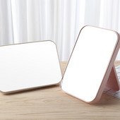 Naiste kokkupandav neljas värvitoonis peegel