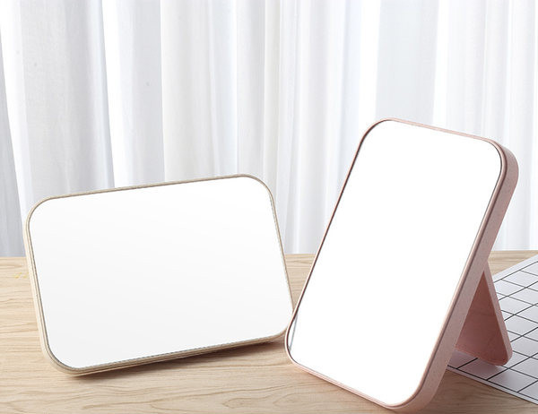 Naiste kokkupandav neljas värvitoonis peegel