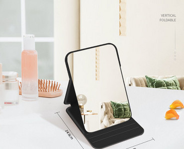 Mitmes värvitoonis kosmeetikapeegel alusega