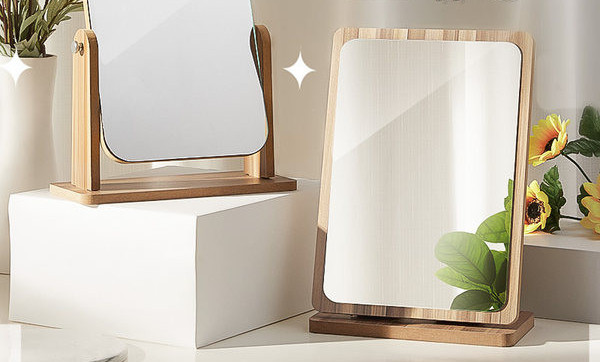 Puidust kosmeetiline peegel