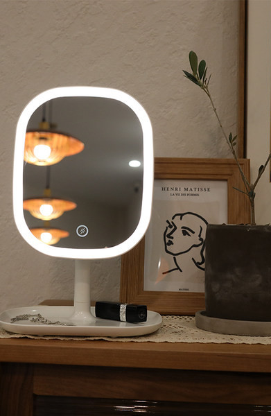 Козметично LED огледало