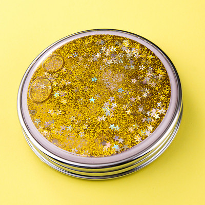 Kaasaskantav läikiva efektiga peegel