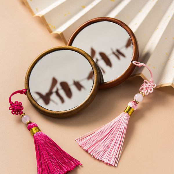 Novi model ogledala s resicama