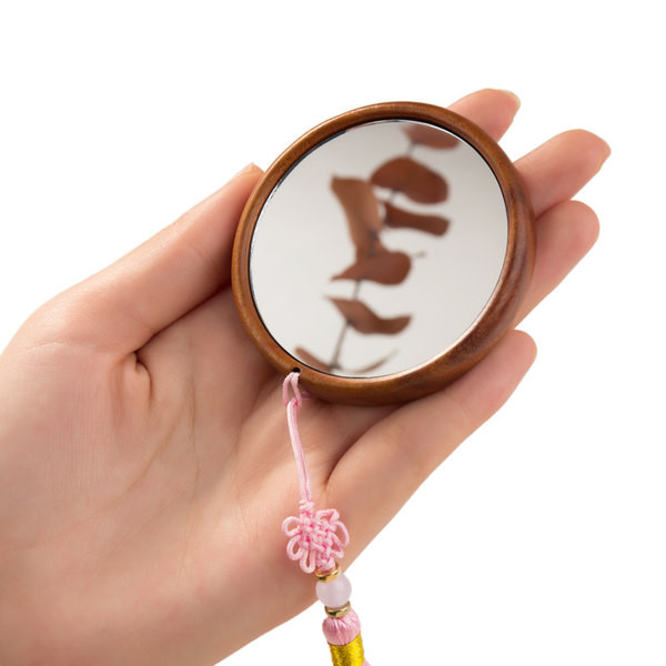 Novi model ogledala s resicama