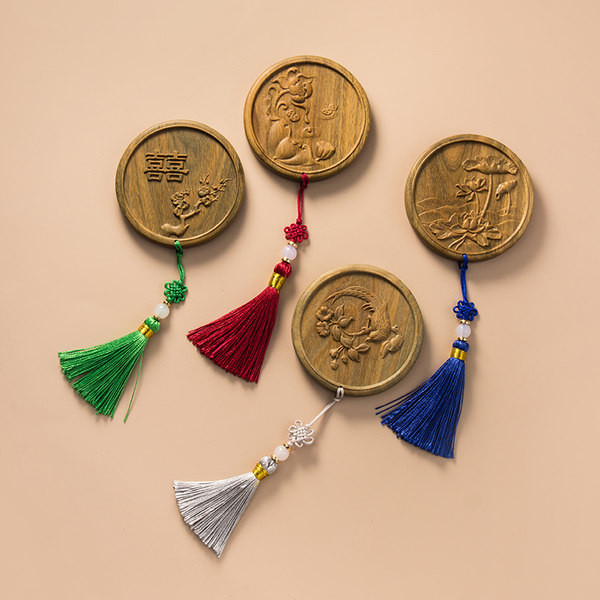 Novi model ogledala s resicama